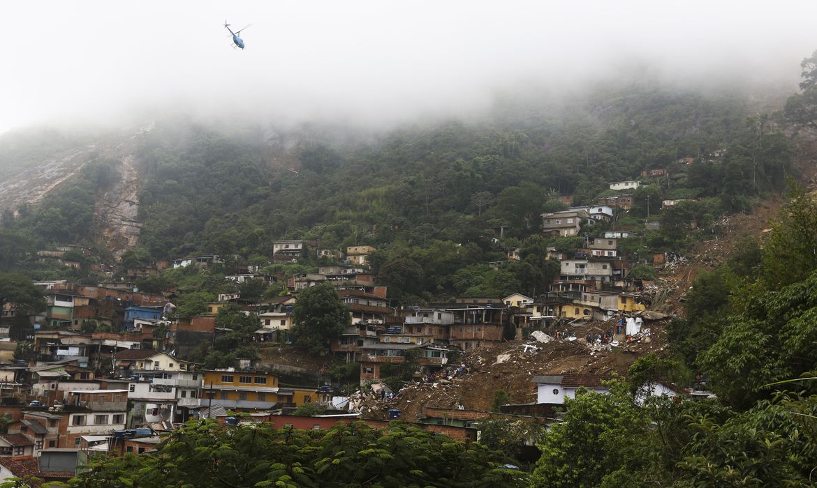 Novo temporal atinge Petrópolis e deixa cinco mortos