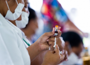 Regras para uso emergencial de vacinas contra a Covid são aprovadas pela Anvisa 