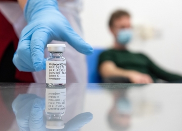 Consórcio Covax Facility deverá enviar ao Brasil 14 milhões de doses da vacina de Oxford em fevereiro