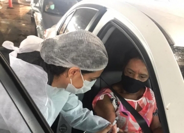 Vacinação de 1ª dose continua hoje aos moradores de Rio Verde com 60 anos