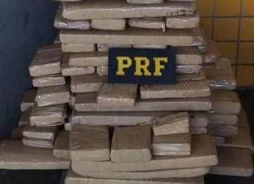 PRF acaba de prender traficantes com 113kg de maconha na BR060