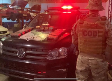 COD apreende carga de cocaína em fundo falso de veículo