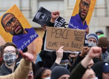 Condenação de policial por morte de George Floyd é comemorada nos EUA