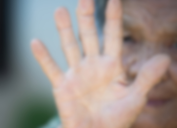 Mãe idosa escapa de agressões de filho usuário de drogas e aciona a polícia na Vila Mariana