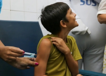 Vacinação contra a dengue será ampliada para adolescentes de 14 anos