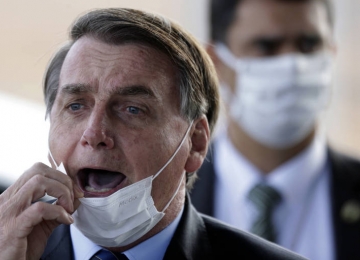 Justiça determina uso obrigatório de máscara por Bolsonaro em locais públicos