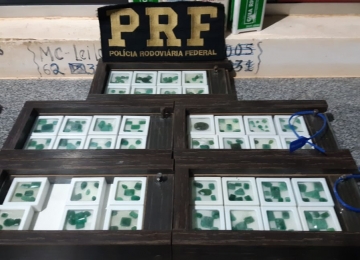 PRF apreende esmeraldas avaliadas em R$ 5 milhões na BR 060 em Rio Verde