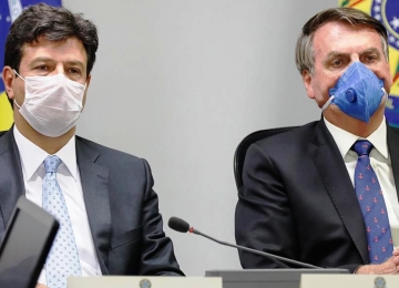 Em meio a pandemia, Bolsonaro alfineta ministro da Saúde que desconversa