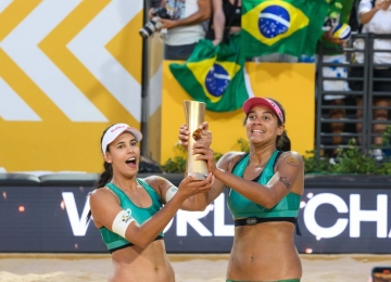 Dupla brasileira é campeã mundial de vôlei de praia