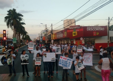 Manifestantes pedem por justiça aos crimes de trânsito em Rio Verde