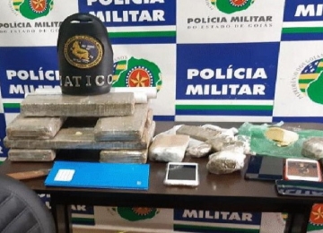 PM flagra casa com vários traficantes e muita droga no Bairro Serra Dourada