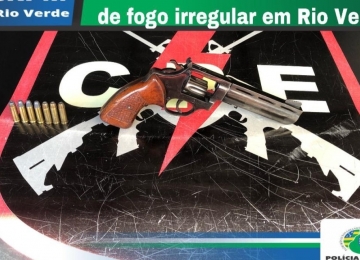 CPE apreende arma de fogo em oficina mecânica de Rio Verde