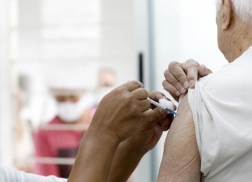 Vacina bivalente já está disponível para pessoas acima de 60 anos em Rio Verde