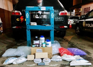 CPE descobre laboratório de preparo e refino de cocaína no Bairro Popular