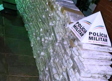 Ação conjunta entre polícia de Goiás e Minas apreendem mais de 1.000 barras de maconha