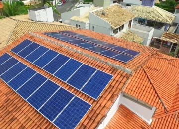 Taxação de energia solar cabe à Aneel, diz Bolsonaro