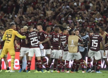 Flamengo atropela Grêmio e fará final da Libertadores
