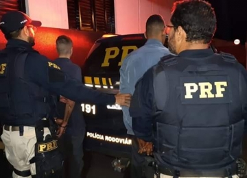 Ladrões de pneus são presos pela PRF em Rio Verde