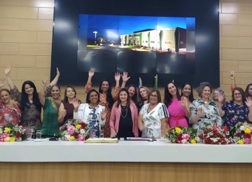 Sessão solene da Câmara Municipal de Rio Verde homenageia as mulheres