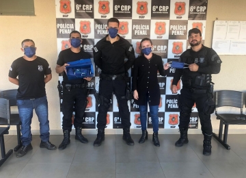 Máscaras confeccionadas por detentos são distribuídas para segurança e saúde