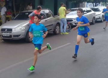 162 atletas participaram da 7º Corrida das Crianças em Rio Verde