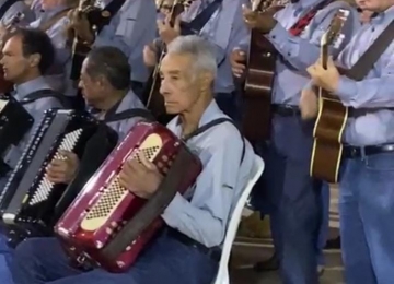 O amor pela música que une tio e sobrinho na Orquestra de Rio Verde 