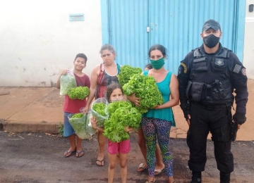 Sistema penitenciário distribui hortaliças para população carente de Rio Verde