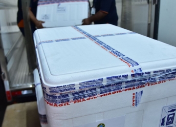 Goiás inicia semana com chegada de 92.260 novas vacinas contra Covid-19