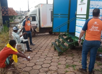 Moradores de rua recebem apoio em Rio Verde 