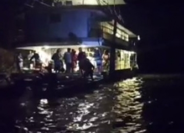 Embarcação encalha à noite no rio Araguaia e bombeiros resgatam 33 pessoas   