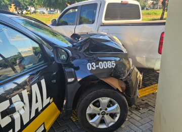 Acidente envolvendo viatura e caminhonete é registrado no Bairro Odília em Rio Verde