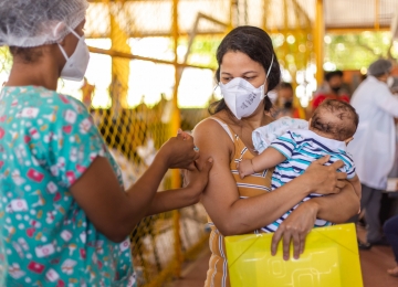 Rio Verde vacinará contra Covid lactantes com bebês até 6 meses nesta segunda além de faixa etária