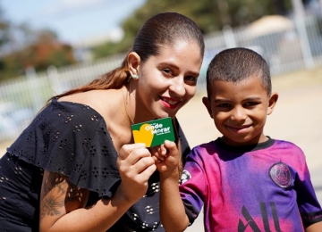 Agehab entrega 700 cartões do Aluguel Social e quase 200 escrituras em Rio Verde nesta quarta-feira