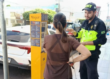 Agentes de trânsito reforçam orientação sobre uso da Área Verde em Rio Verde