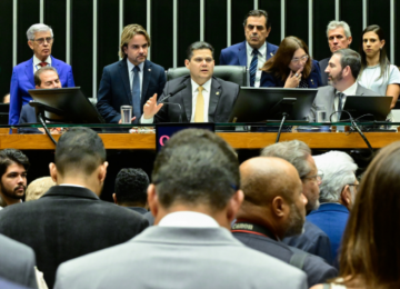 Congresso derruba veto de Lula ao PL da Dosimetria e presos do 8 de janeiro terão penas reduzidas