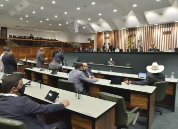 Alego aprova projeto que autoriza tribunais a furar teto do funcionalismo com salários acima de R$ 39 mil