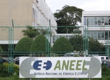 Novo empréstimo feito pela Aneel deve ser aplicado à conta de luz em 2023