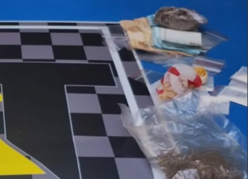 Após denúncias, PM apreende drogas e dinheiro em ação contra o tráfico no bairro Medeiros