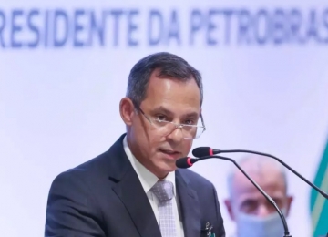 Após pressão do governo, presidente da Petrobras renuncia ao cargo