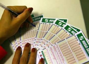 Mega-Sena acumula novamente e prêmio pode chegar a R$ 63 milhões neste sábado (24)