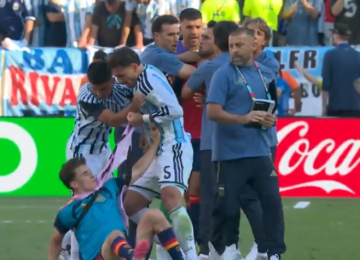 Fifa pune Argentina por racismo, discriminação e confusão durante a Copa