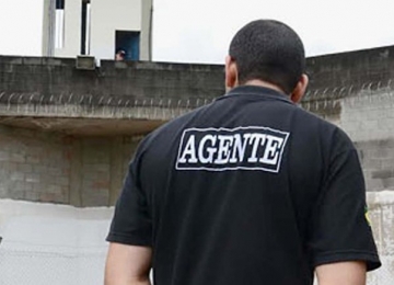 Agente penitenciário é preso acusado de facilitar entrada de ilícitos no presídio de Mineiros