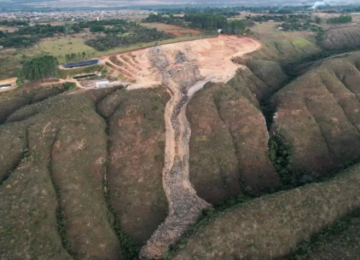 Governo de Goiás embarga aterro sanitário após desmoronamento de lixo em córrego em Padre Bernardo