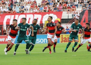 Atlético Goianiense vence clássico contra Goiás de virada