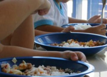 Educação libera 3ª parcela do Auxílio Alimentação e amplia beneficiados da rede estadual