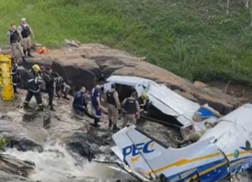 Avião com cantora Marília cai no interior de Minas Gerais, segundo Leo Dias