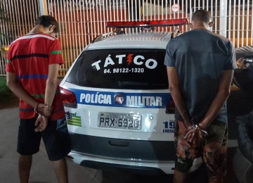 Dupla é presa no Bairro Popular por receptação e porte ilegal de arma