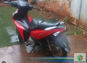 PM recupera veículo roubado e prende suspeito poucas horas após o crime na Vila Amália