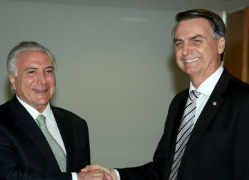 Presidente Jair Bolsonaro faz pronunciamento e desfaz algumas falas: 