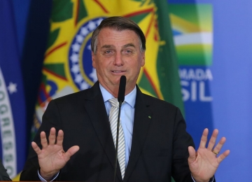 Bolsonaro afirma que o Brasil é o país que menos sofre com preço dos combustíveis e dos alimentos